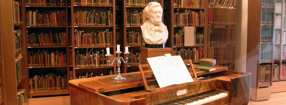 Library at Reuter-Wagner-Museum